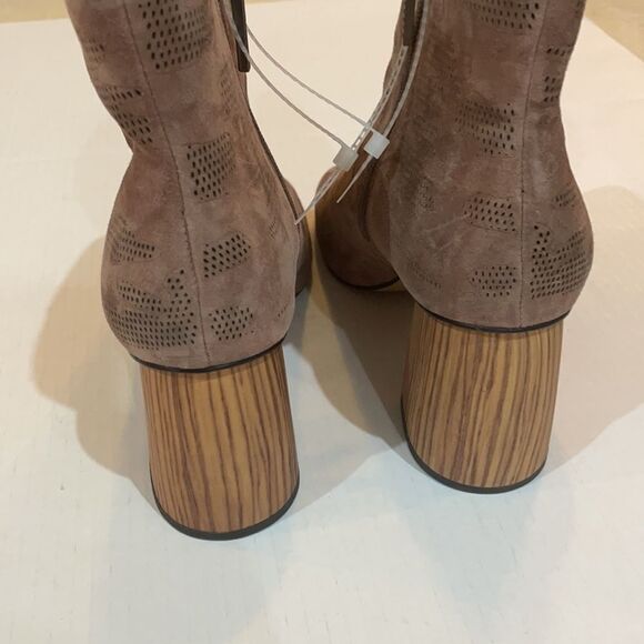 Sanctuary Rock Tonal Camo Suede Toe Block Booties - Picture 5 of 7